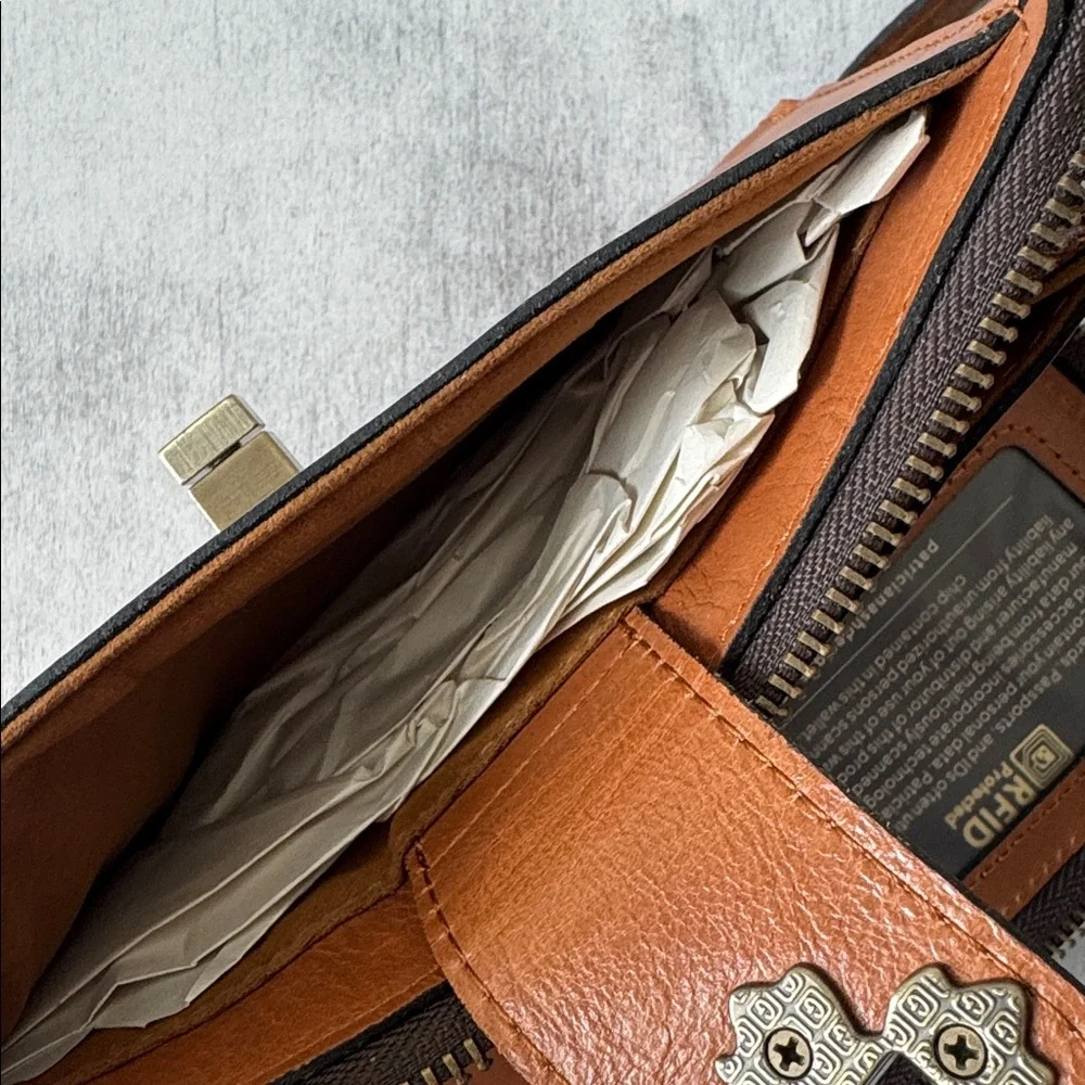 Patricia Nash Vintage Disteress Edeline Leather Large Wristlet Wallet Biscuit